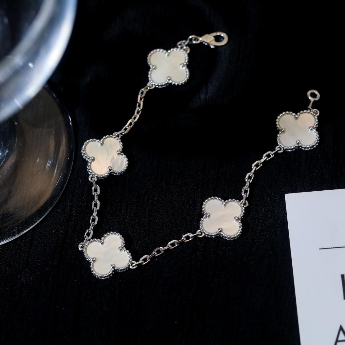 Van Cleef & Arpels Vintage Alhambra Bracelet, 5 Motifs , Mother-