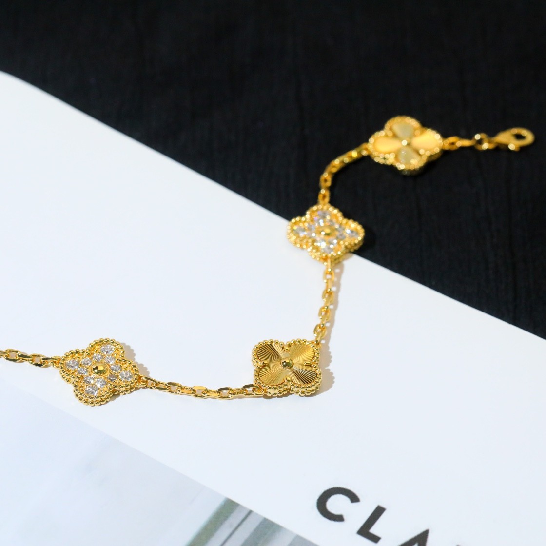 Van Cleef & Arpels Vintage Alhambra bracelet, 5 motifs yellow go