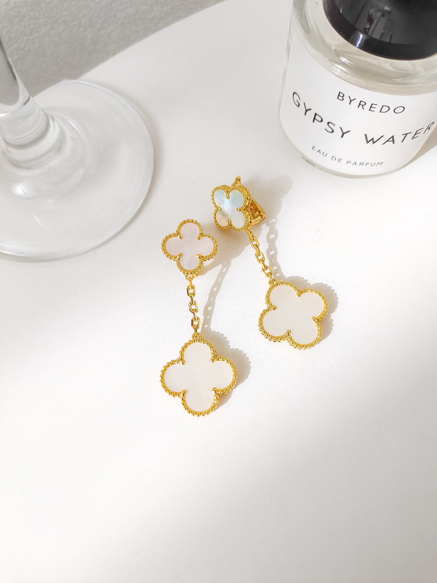 Van Cleef & Arpels Magic Alhambra earrings, 2 motifs Mother-of-p