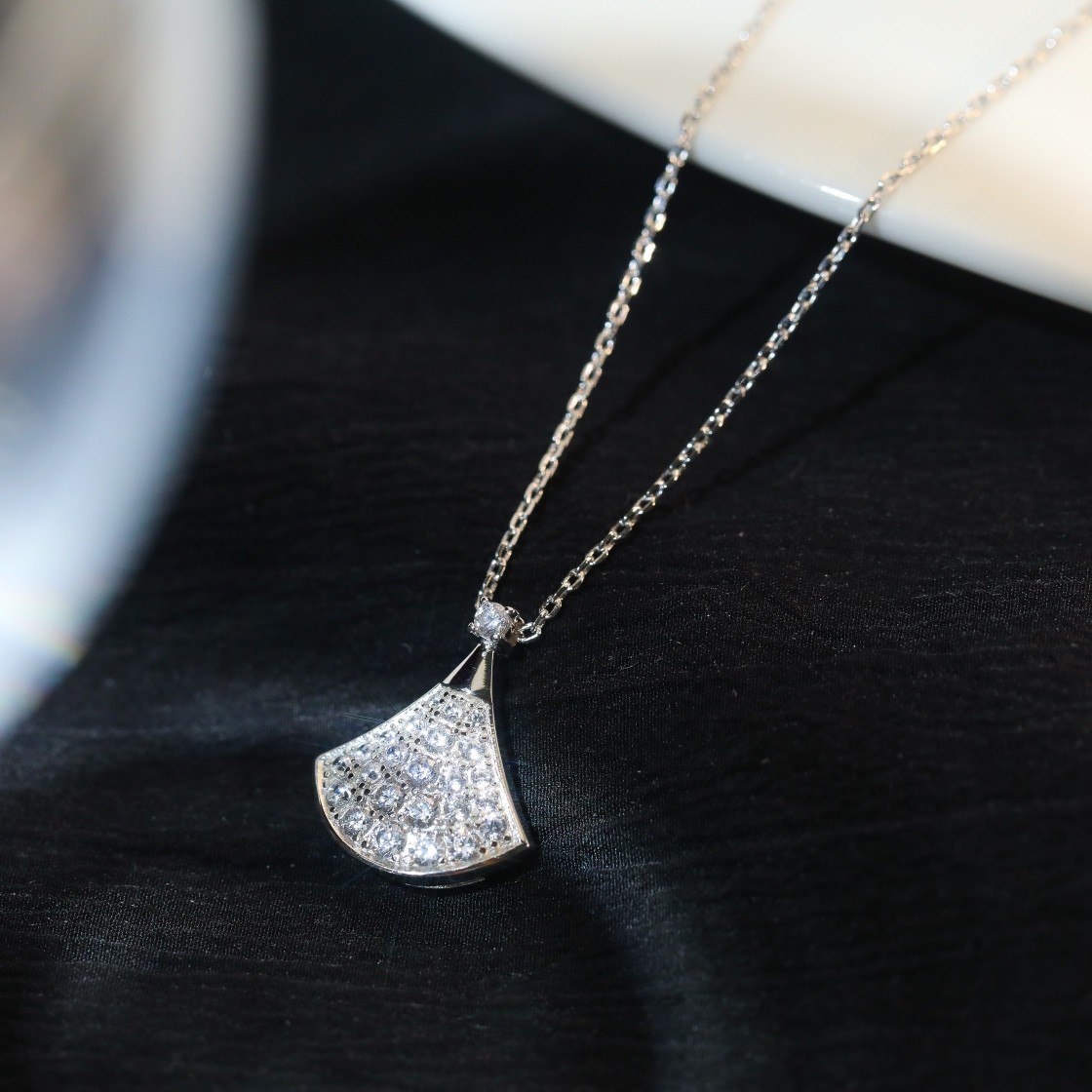 Bulgari Diva's DREAM White Gold Necklace with Pave Diamonds