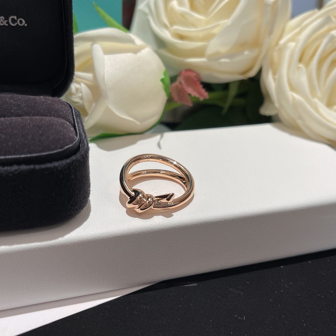 Tiffany Knot Double Row Ring in 18k Gold