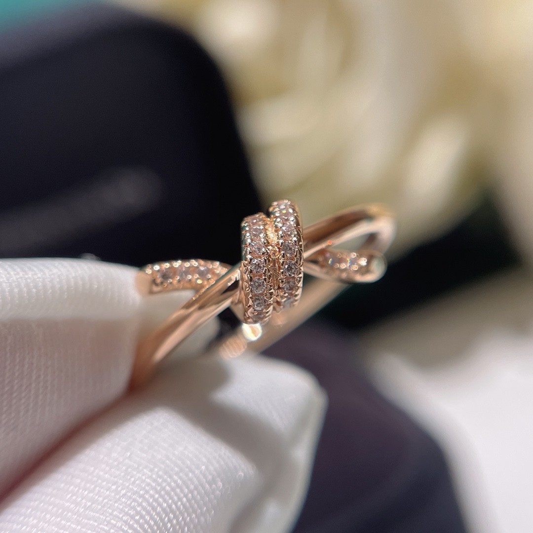 Tiffany Knot Ring in 18k Gold with Diamonds