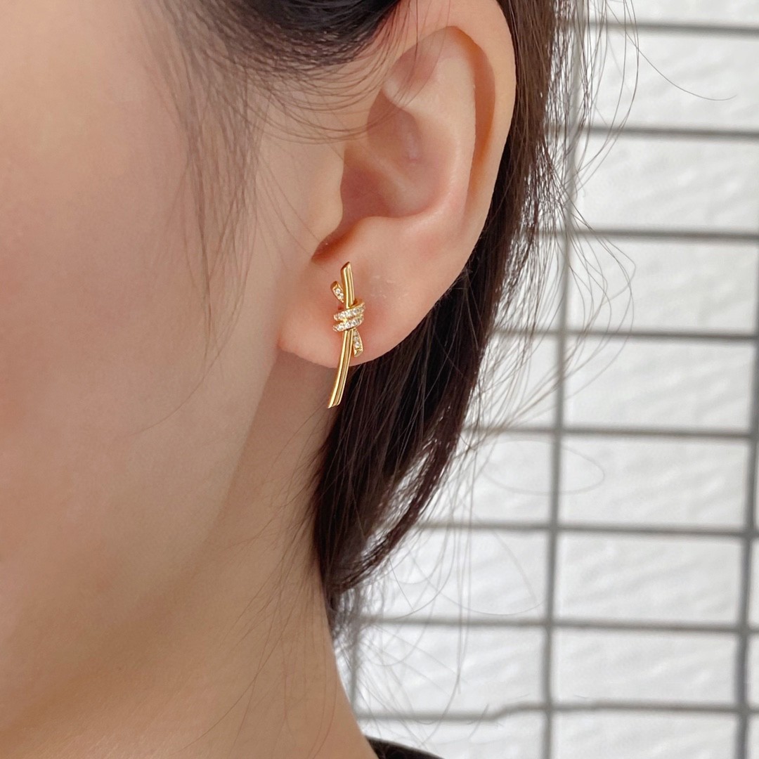 Tiffany Knot Earrings in 18k Gold with Diamonds