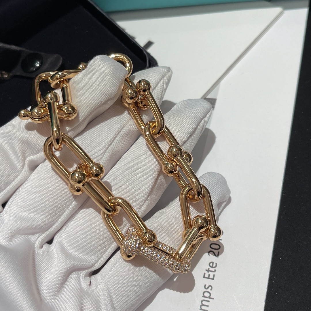 Tiffany HardWear Link Bracelet in 18k Gold with Diamonds, Medium