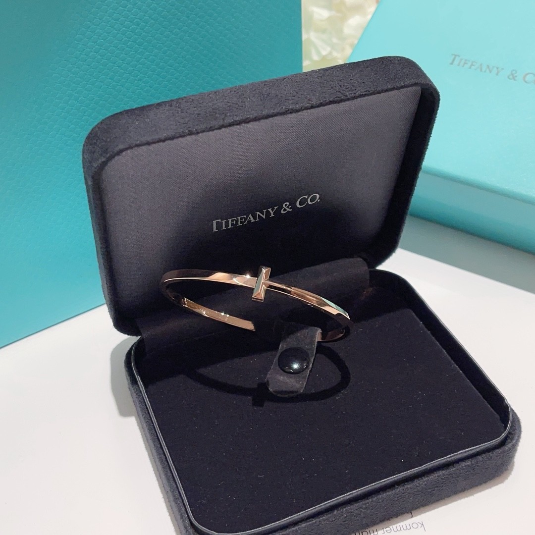 Tiffany T T1 Narrow Hinged Bangle in 18k Gold-Plated