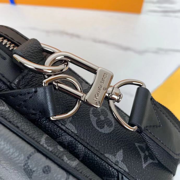 Louis Vuitton Trio Messenger M69443