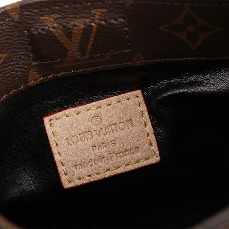 Louis Vuitton M68000 Chain Mermaids Model